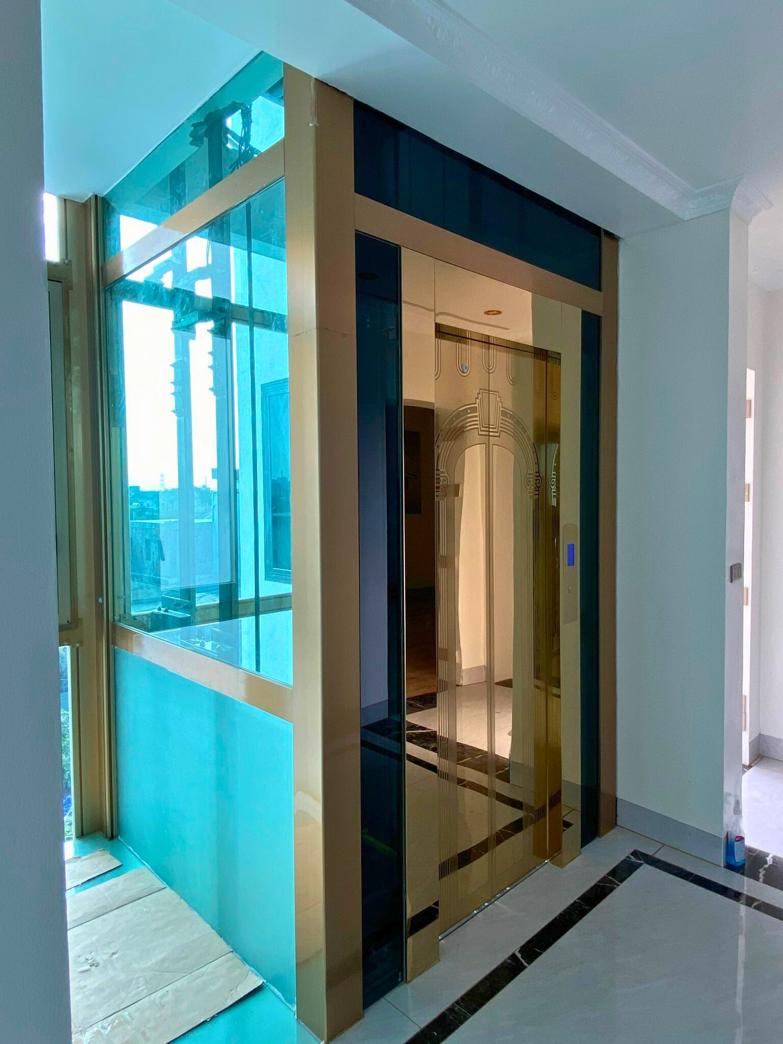 Lắp đặt thang máy kính cường lực tại Hưng Yên