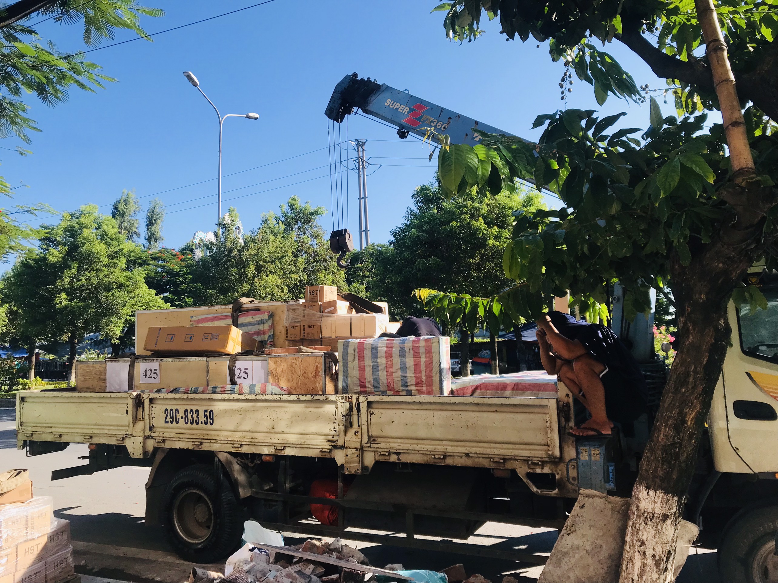 Vận chuyển hàng lắp đặt cho ông Dũng - Phạm Văn Đồng, Dương Kinh, HP