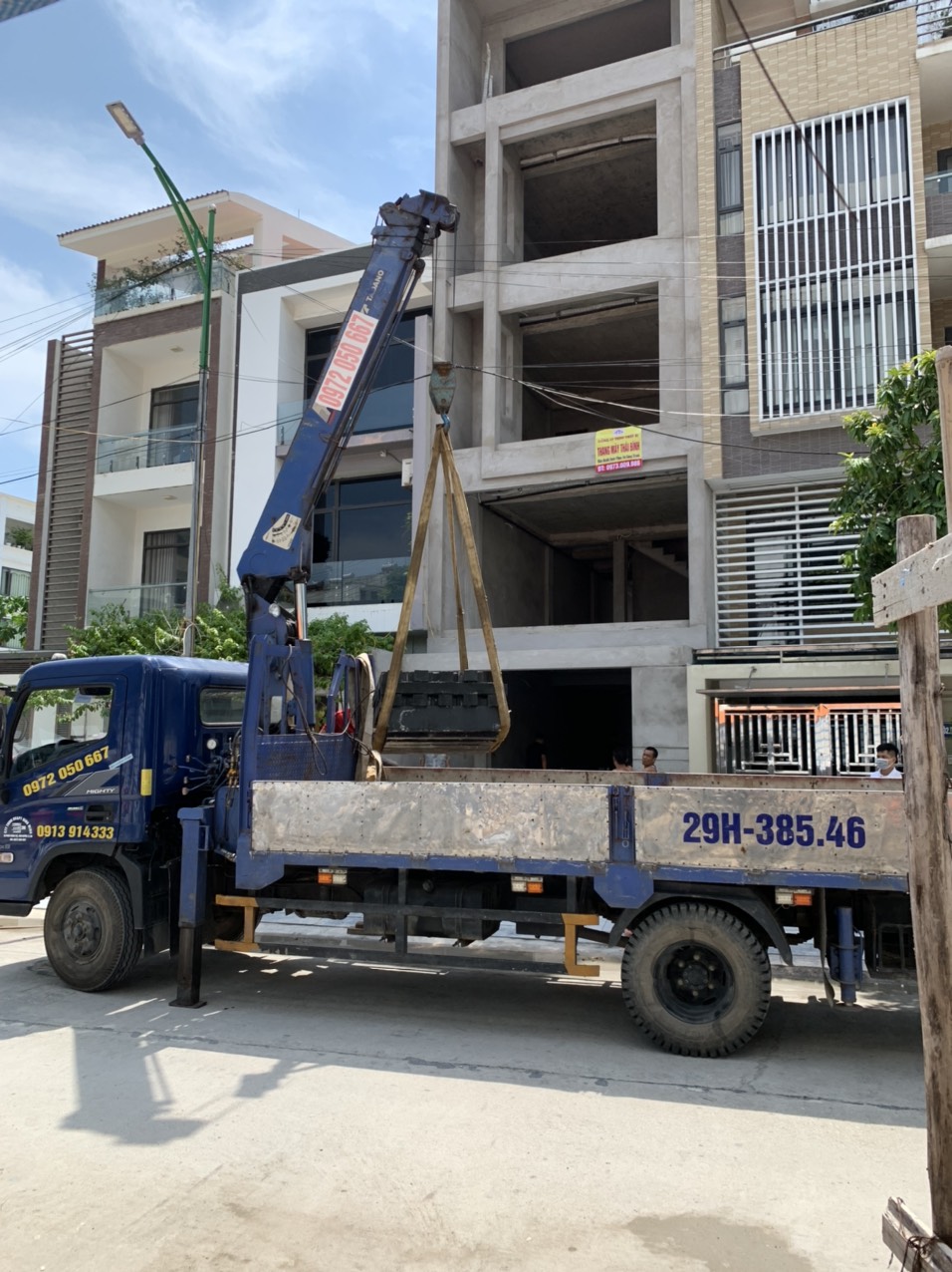 Bàn giao hàng về công trình Anh Cường tại Hạ Long Quảng Ninh