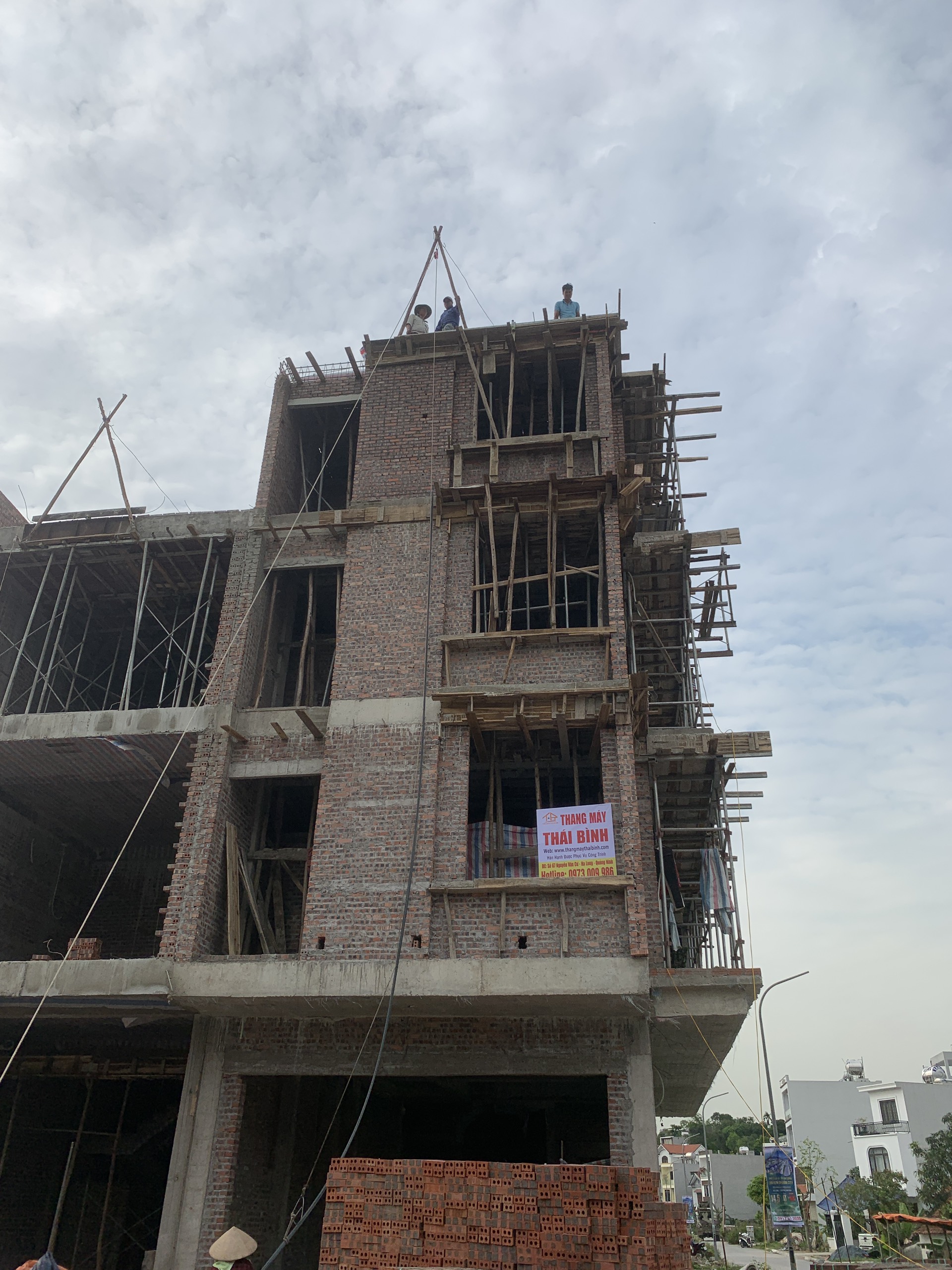 Tư vấn xây dựng hố thang máy ctr anh Dương tại Khu đô thị Lideco, Hạ Long, Quảng Ninh