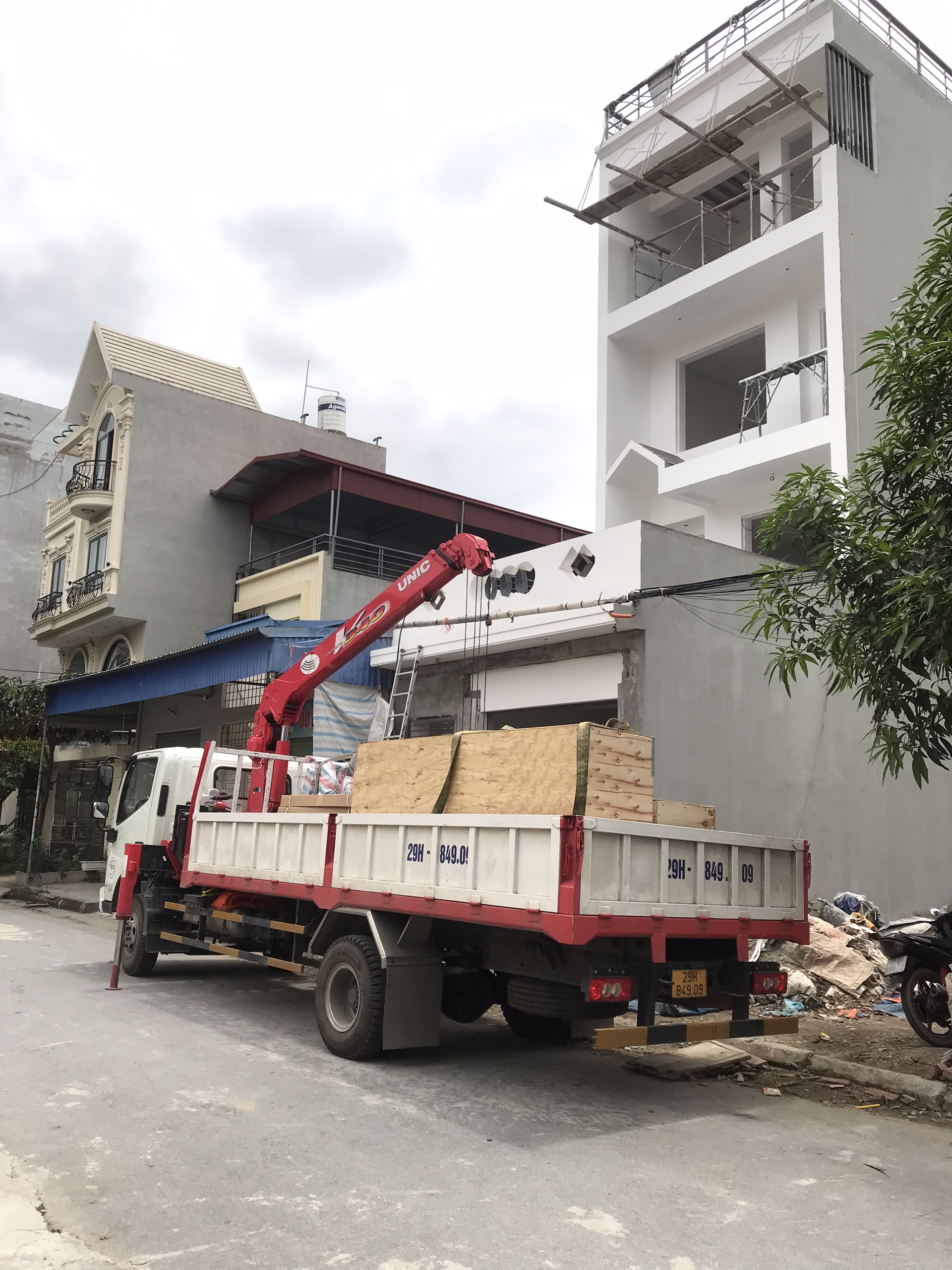 Vận chuyển linh kiện thang máy về công trình tại An Đồng