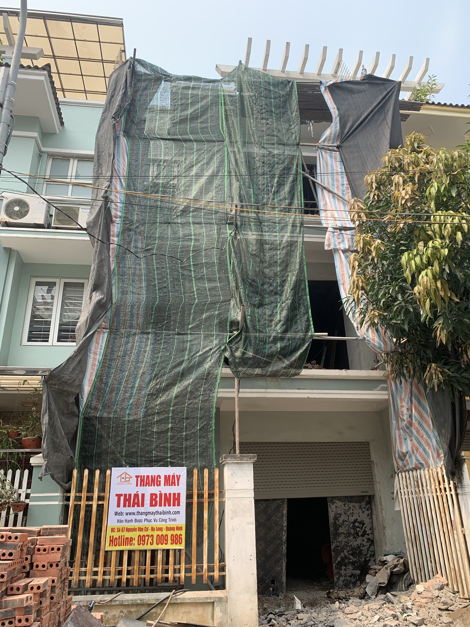 Tư vấn dựng hố thang bằng kết cấu khung thép tại Hồng Hà Hạ Long Quảng Ninh